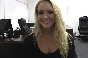 操西班牙女郎毛多水多肥逼逼 Porn